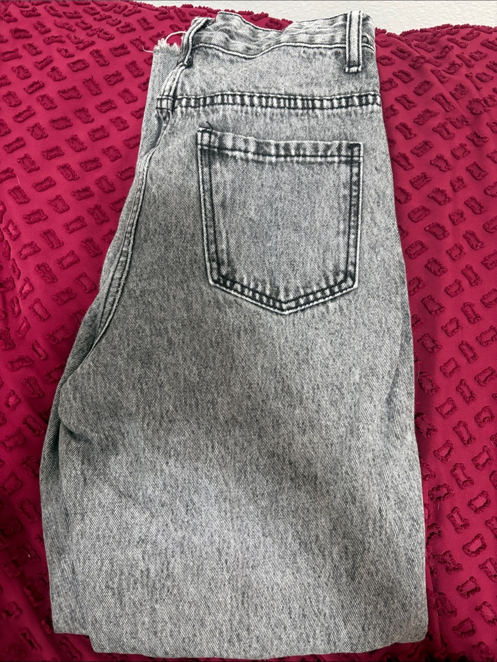 Light Gray Denim Jeans - double Back Pocket